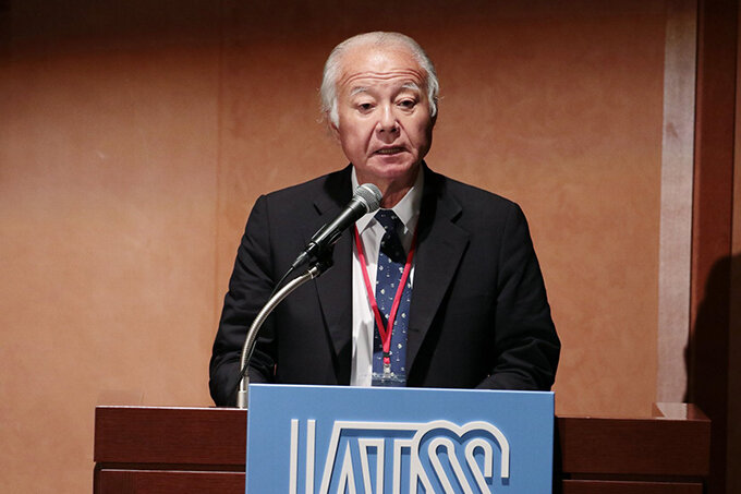 登壇する武内和彦さん