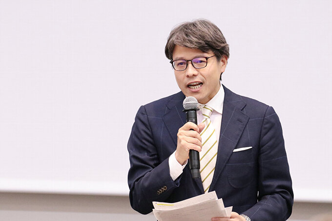 登壇する北村友人さん