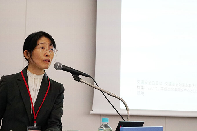 登壇する近藤共子さん