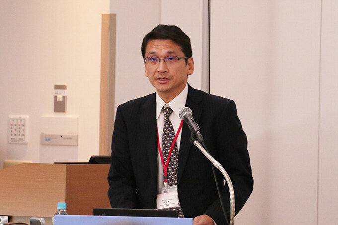 登壇する近藤共子さん